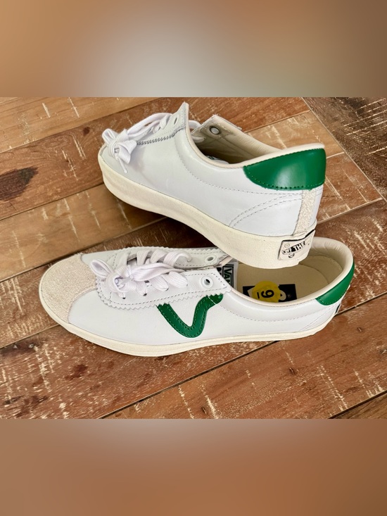 Vans Shoes - Vans Off The Wall White Green Leather Sneakers Womens Size 9 Low Top Casual